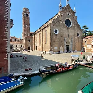 Veronica & Maison Laguna Venise