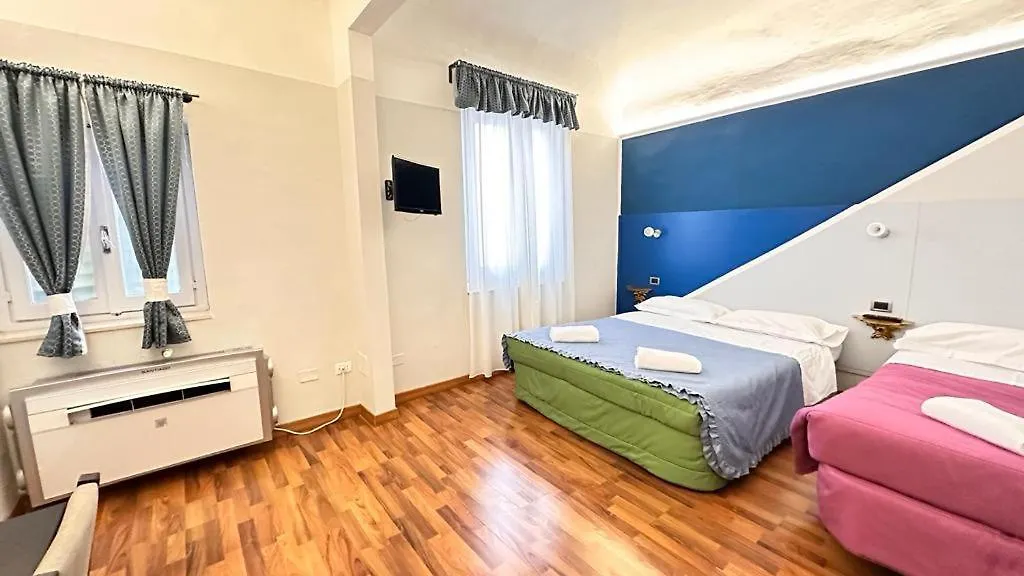 Piccolo Hotel Con Access Ztl !!! Nel Centro Storico Di Firenze !!!  Florenz