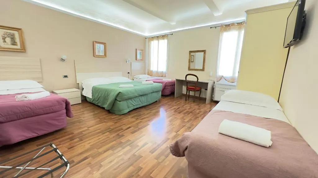 **  Piccolo Hotel Nel Centro Storico Di Firenze Italy