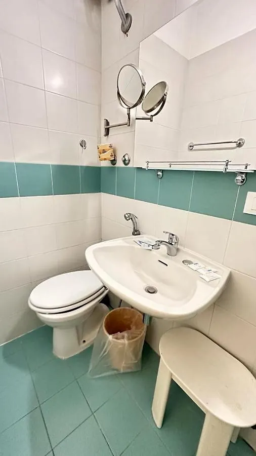 Piccolo Hotel Con Access Ztl !!! Nel Centro Storico Di Firenze !!! 2*, Florenz Italien