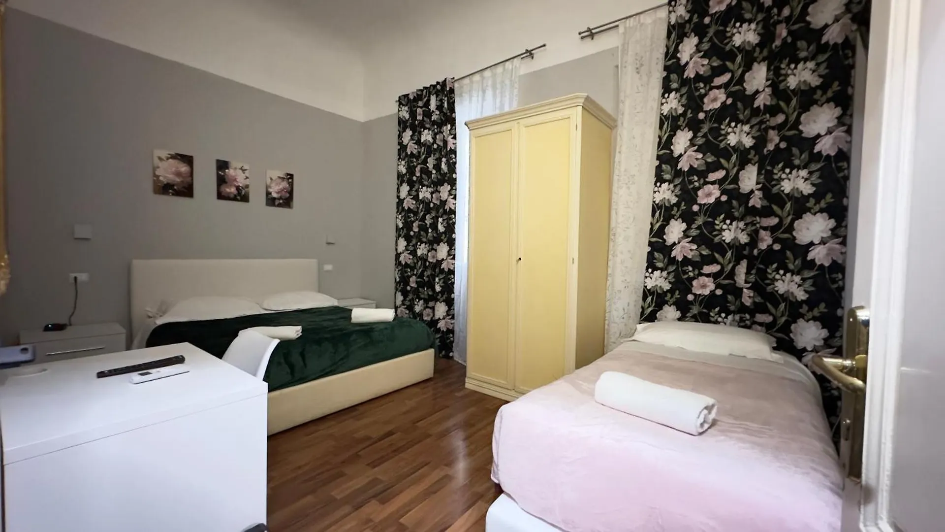Piccolo Hotel Con Access Ztl !!! Nel Centro Storico Di Firenze !!!