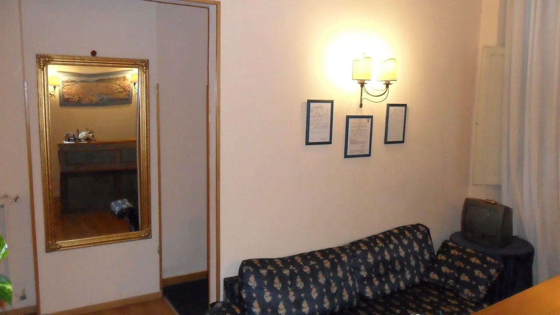 Piccolo Hotel Con Access Ztl !!! Nel Centro Storico Di Firenze !!!