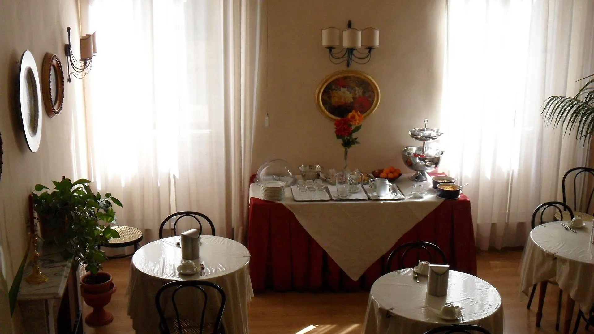 Piccolo Hotel Con Access Ztl !!! Nel Centro Storico Di Firenze !!! 2*, Florenz Italien